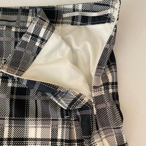 IZOD Printed Golf Skirt With Pocket Size 10 - Picture 6 of 7